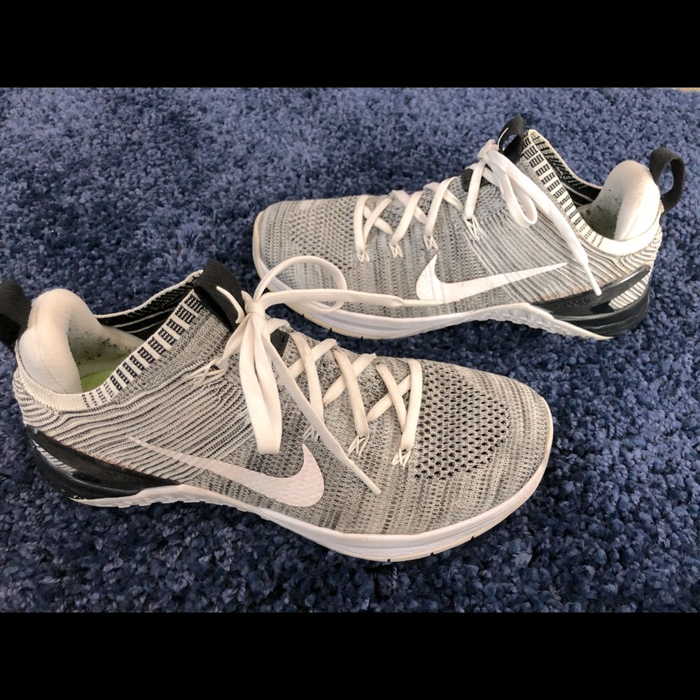 Women’s Nike Metcon. Excellent used condition!